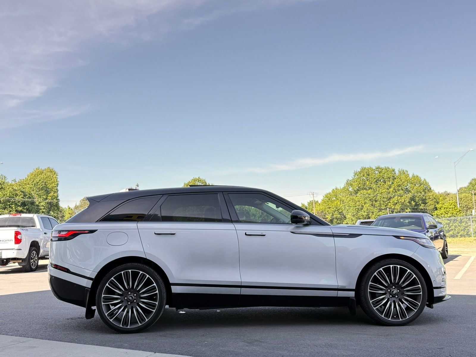 Used 2018 Land Rover Range Rover Velar R-Dynamic HSE AWD/4WD image 8