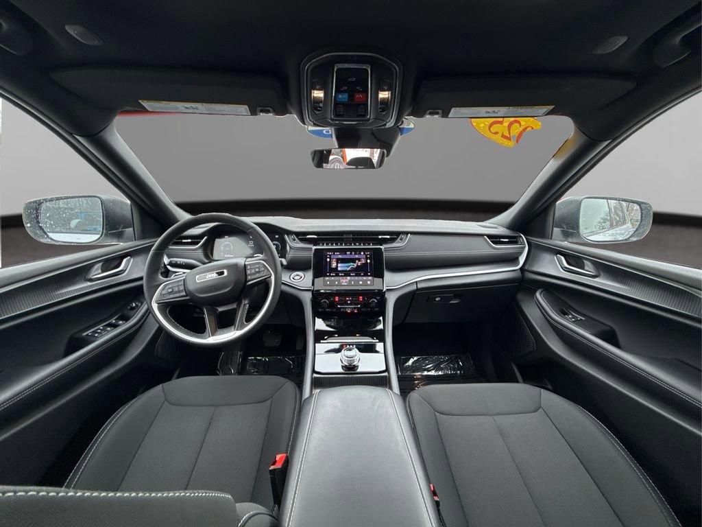 Used 2025 Jeep Grand Cherokee L Laredo w/ Luxury Tech Group I image 28