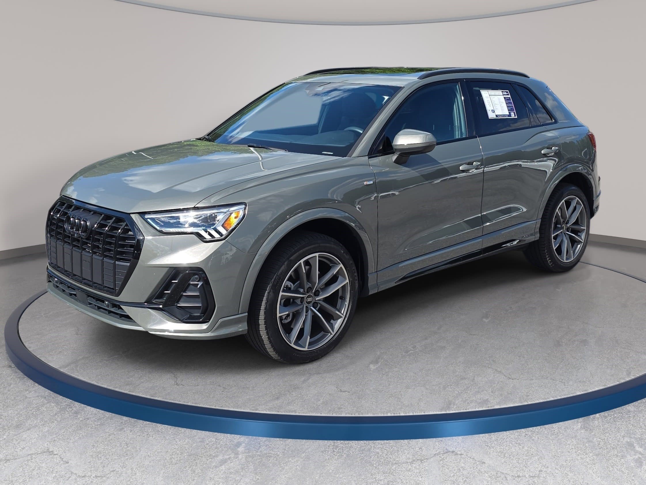 Used 2024 Audi Q3 2.0T Premium Plus AWD/4WD image 1