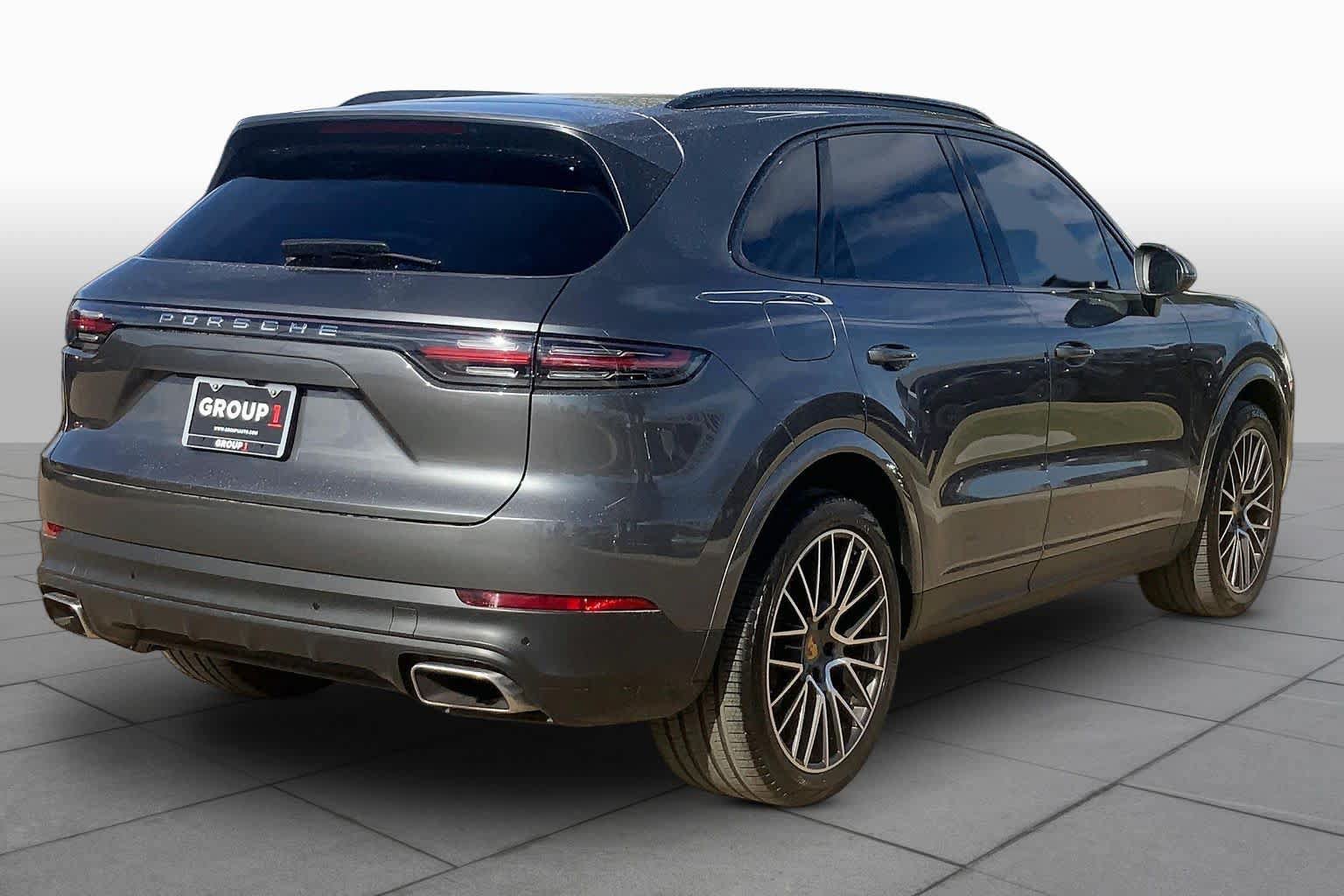 Used 2022 Porsche Cayenne AWD/4WD image 13