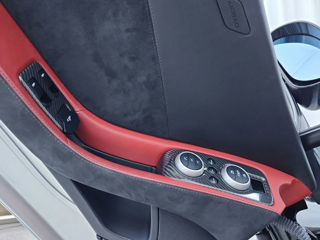 Used 2015 McLaren 650S Spider image 18