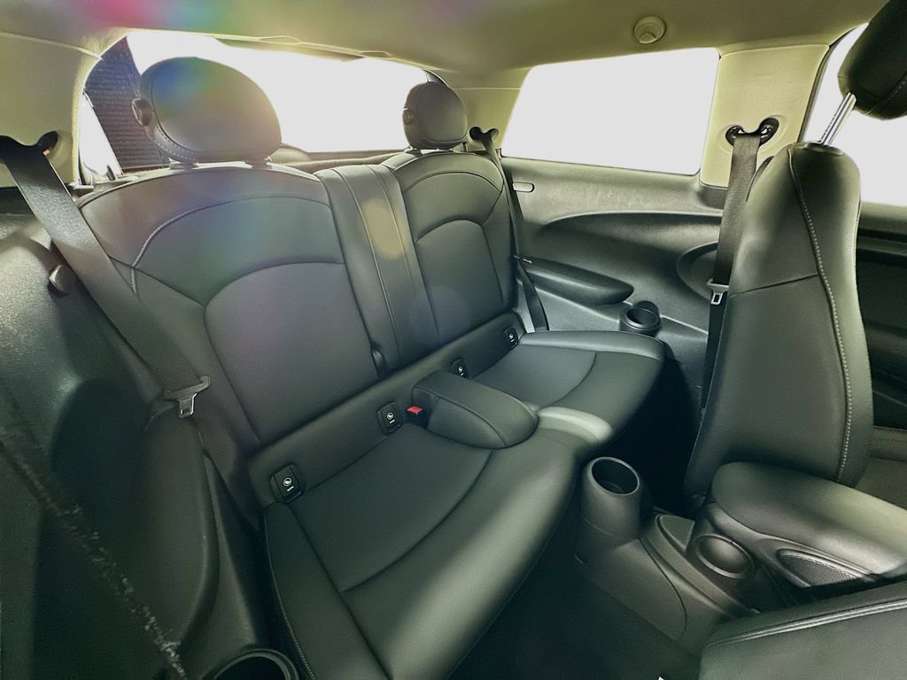 Used 2021 MINI Cooper 2-Door Hardtop FWD image 27