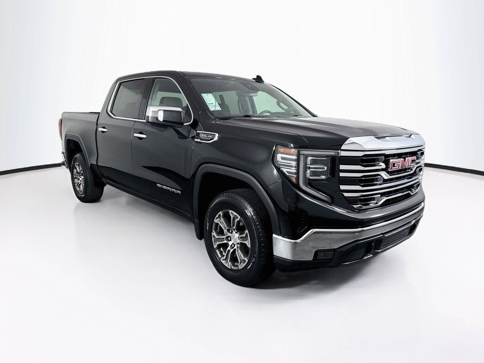Used 2025 GMC Sierra 1500 SLT AWD/4WD image 10