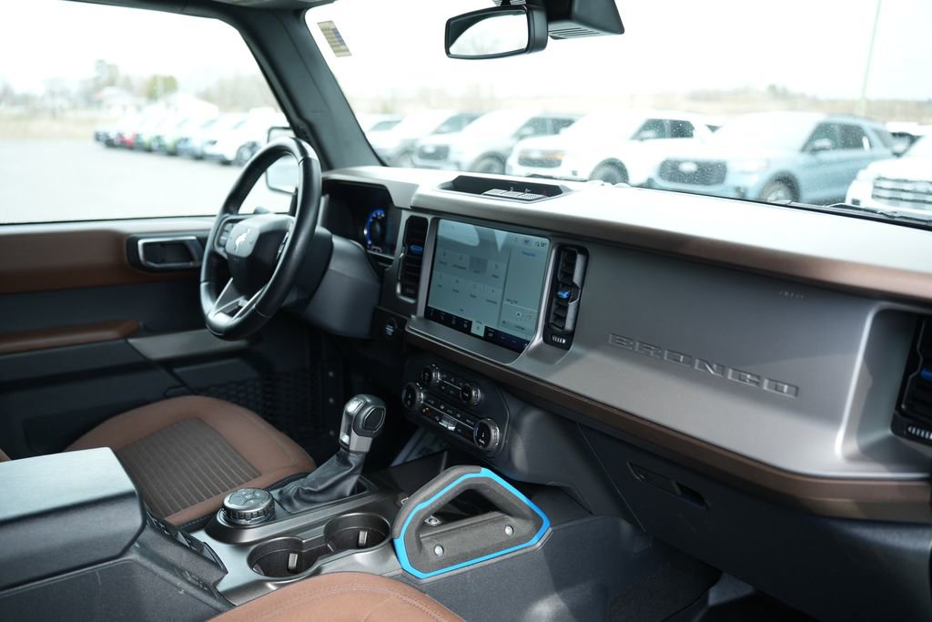 Used 2022 Ford Bronco Outer Banks AWD/4WD image 16