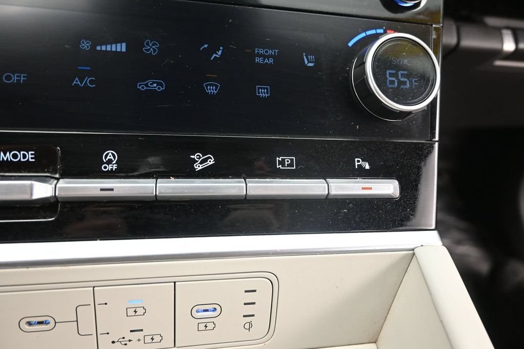 Used 2025 Hyundai Santa Fe SEL FWD image 31