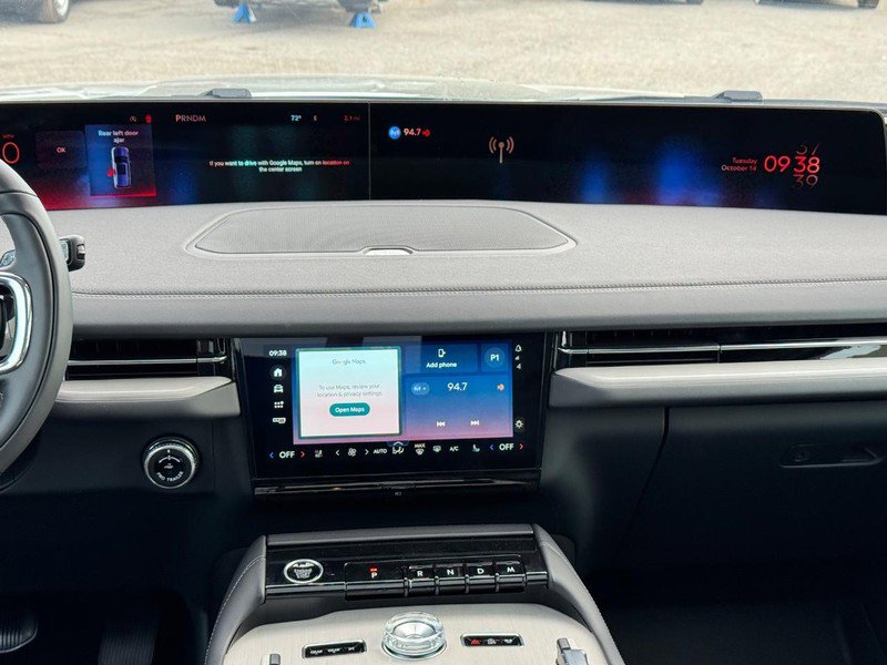 New 2025 Lincoln Navigator Reserve image 16