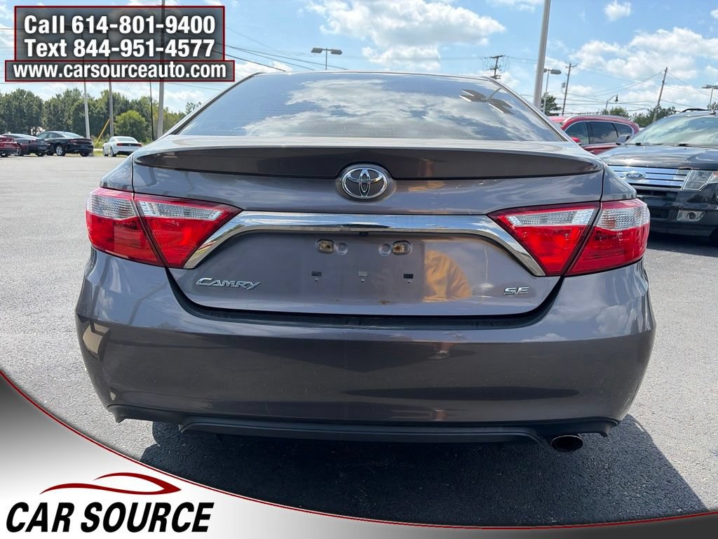 Used 2016 Toyota Camry SE w/ Moonroof Package FWD image 6