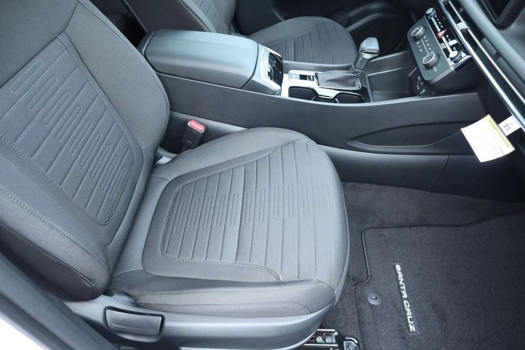 Certified 2025 Hyundai Santa Cruz SE AWD/4WD image 14