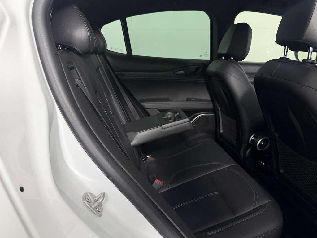 Used 2022 Alfa Romeo Stelvio Sprint RWD image 18