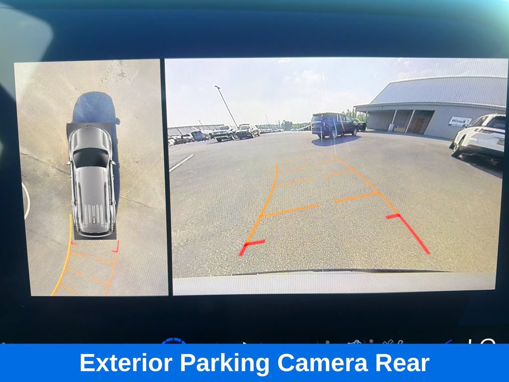 Used 2025 Chevrolet Traverse RS AWD/4WD image 16