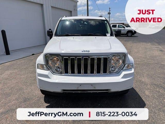 Used 2011 Jeep Liberty Limited AWD/4WD image 3