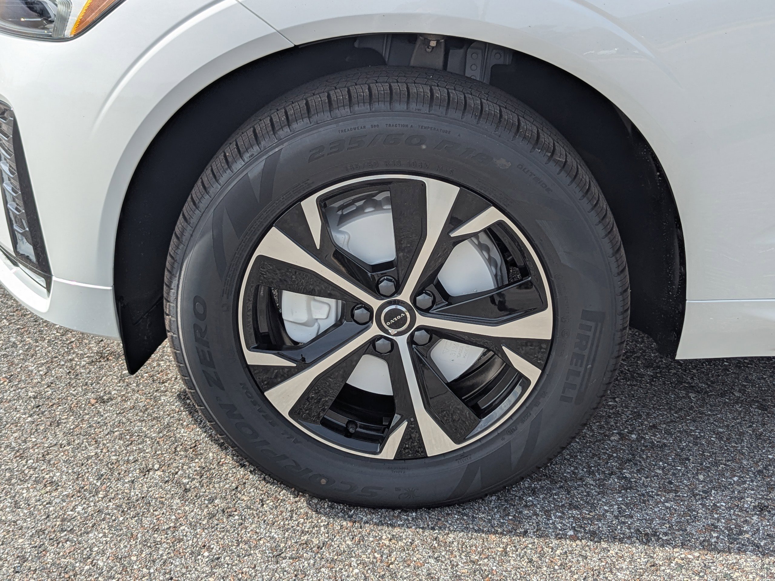 New 2026 Volvo XC60 B5 Core image 31