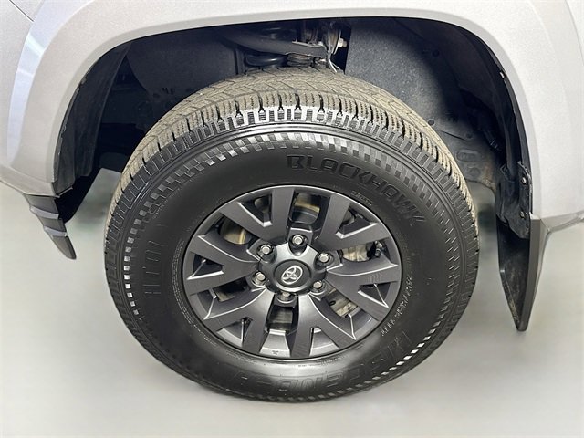 Certified 2021 Toyota Tacoma SR5 image 4