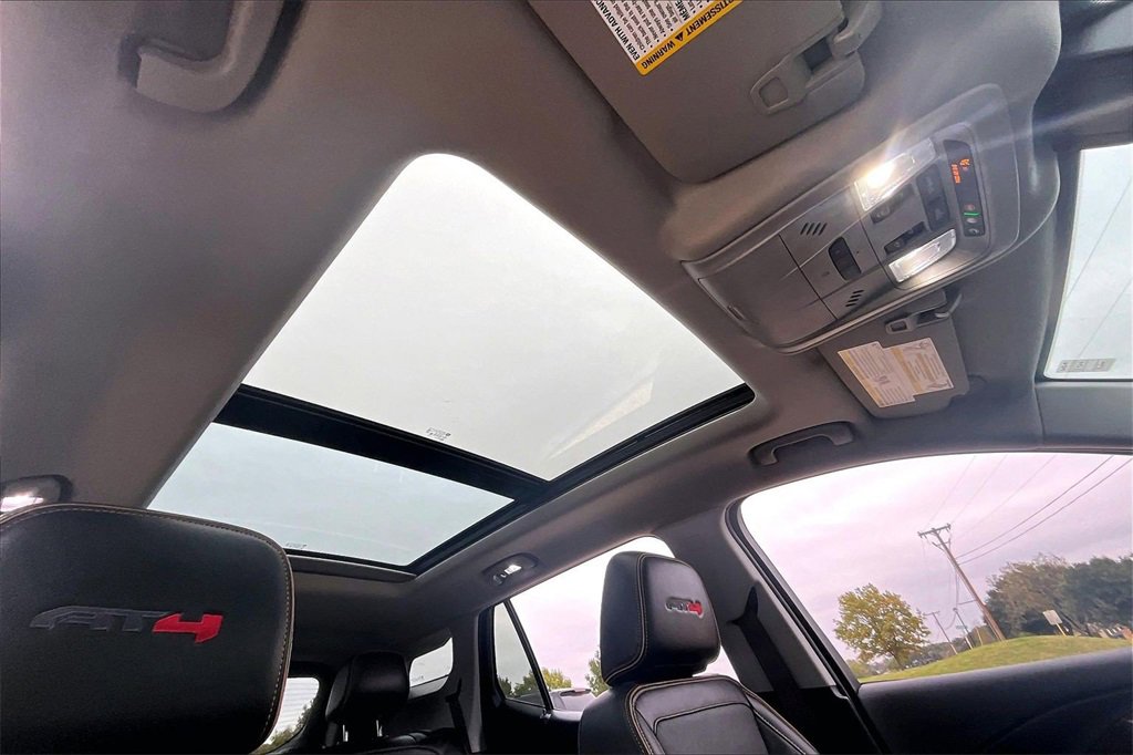 Used 2024 GMC Terrain AT4 w/ Infotainment Package II image 17