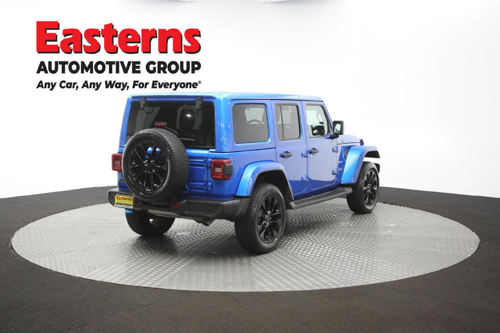 Used 2024 Jeep Wrangler Unlimited Sahara w/ Technology Group AWD/4WD image 42