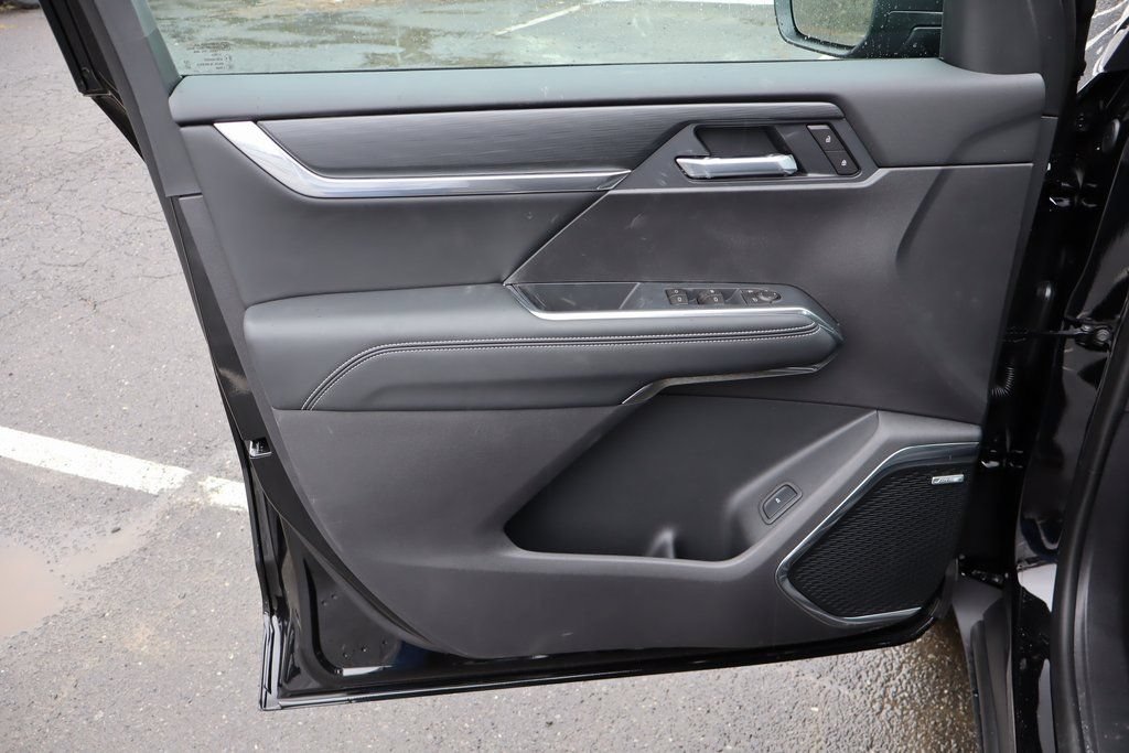 New 2026 GMC Acadia Elevation w/ Black Edition FWD image 9