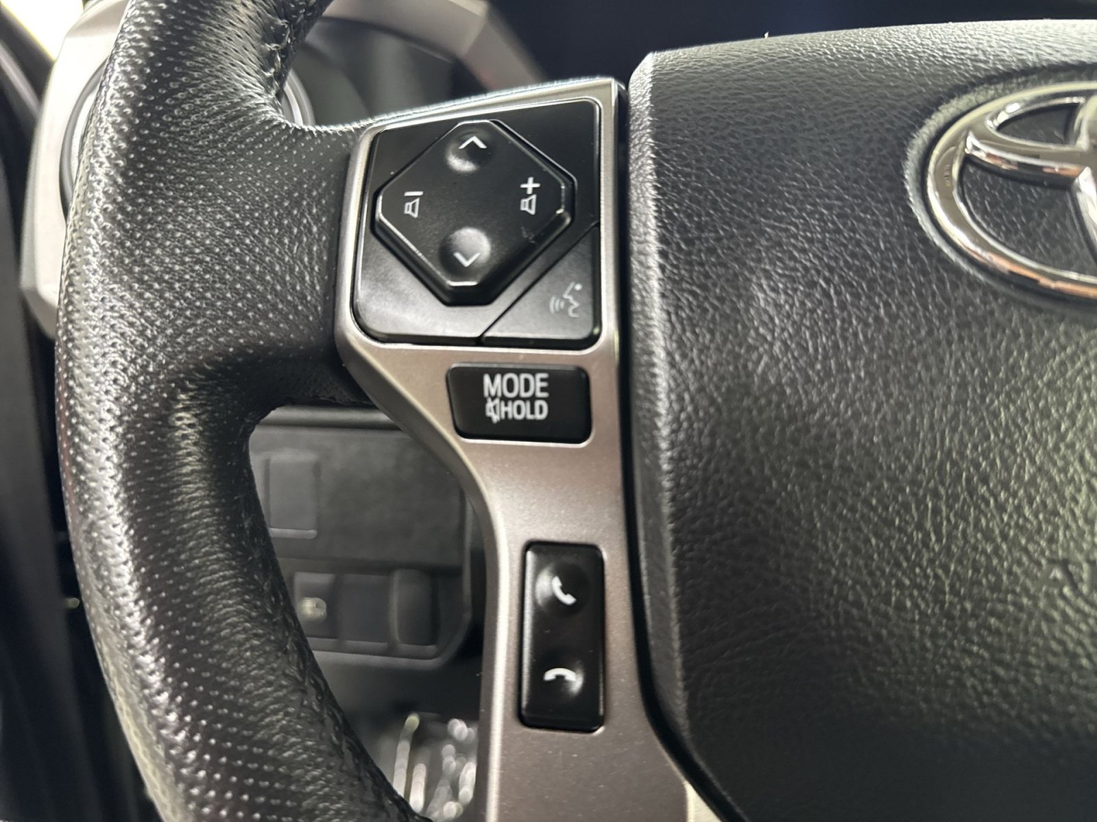 Used 2021 Toyota Tacoma SR5 RWD image 44
