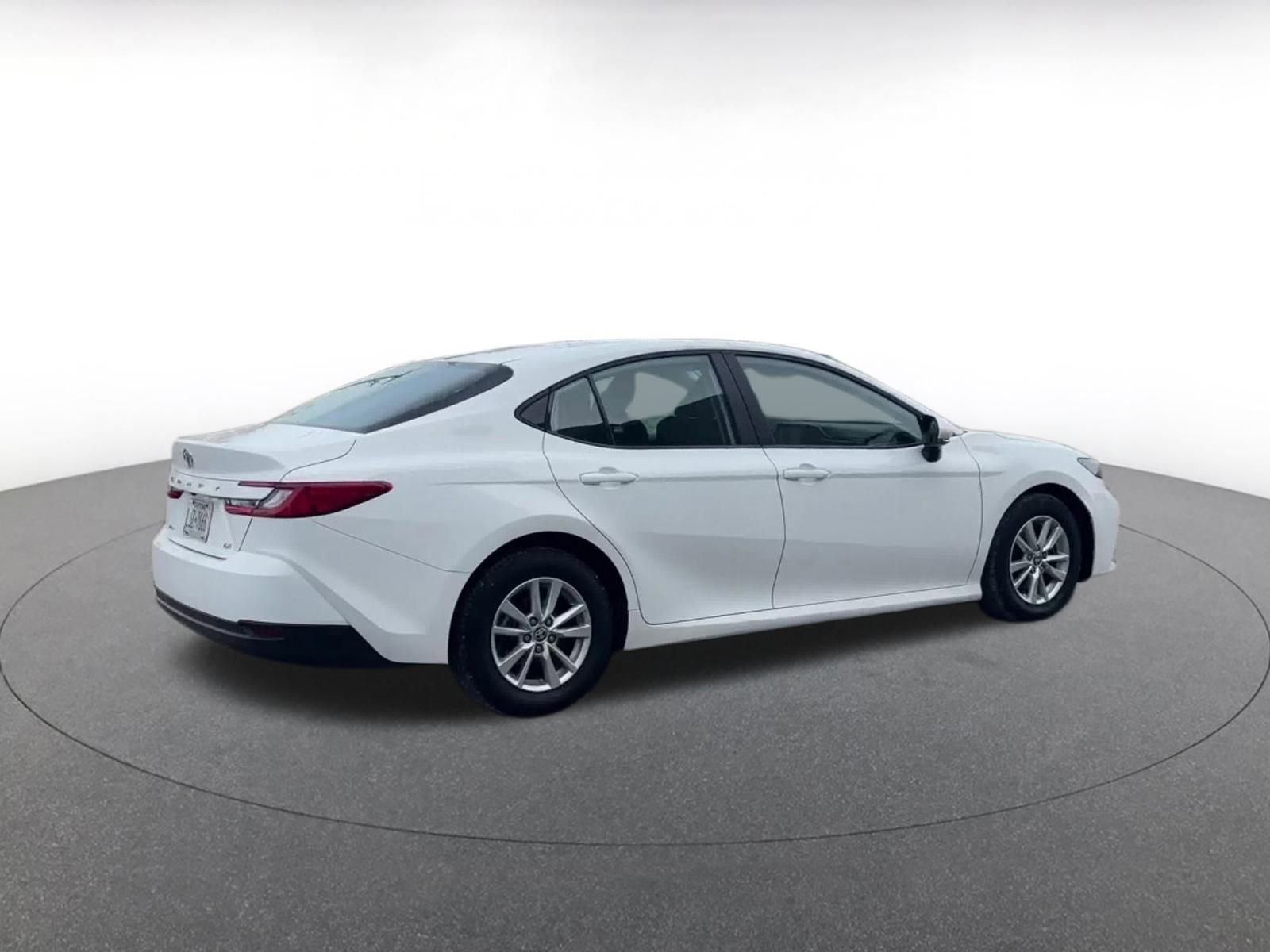 Used 2025 Toyota Camry LE image 15