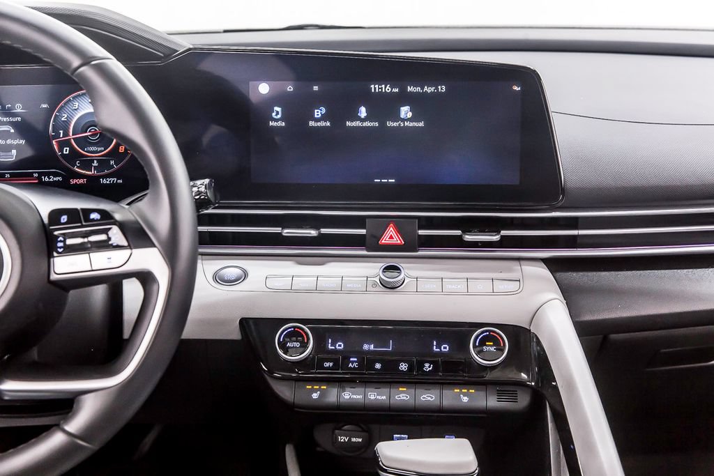 Used 2025 Hyundai Elantra Limited FWD image 19