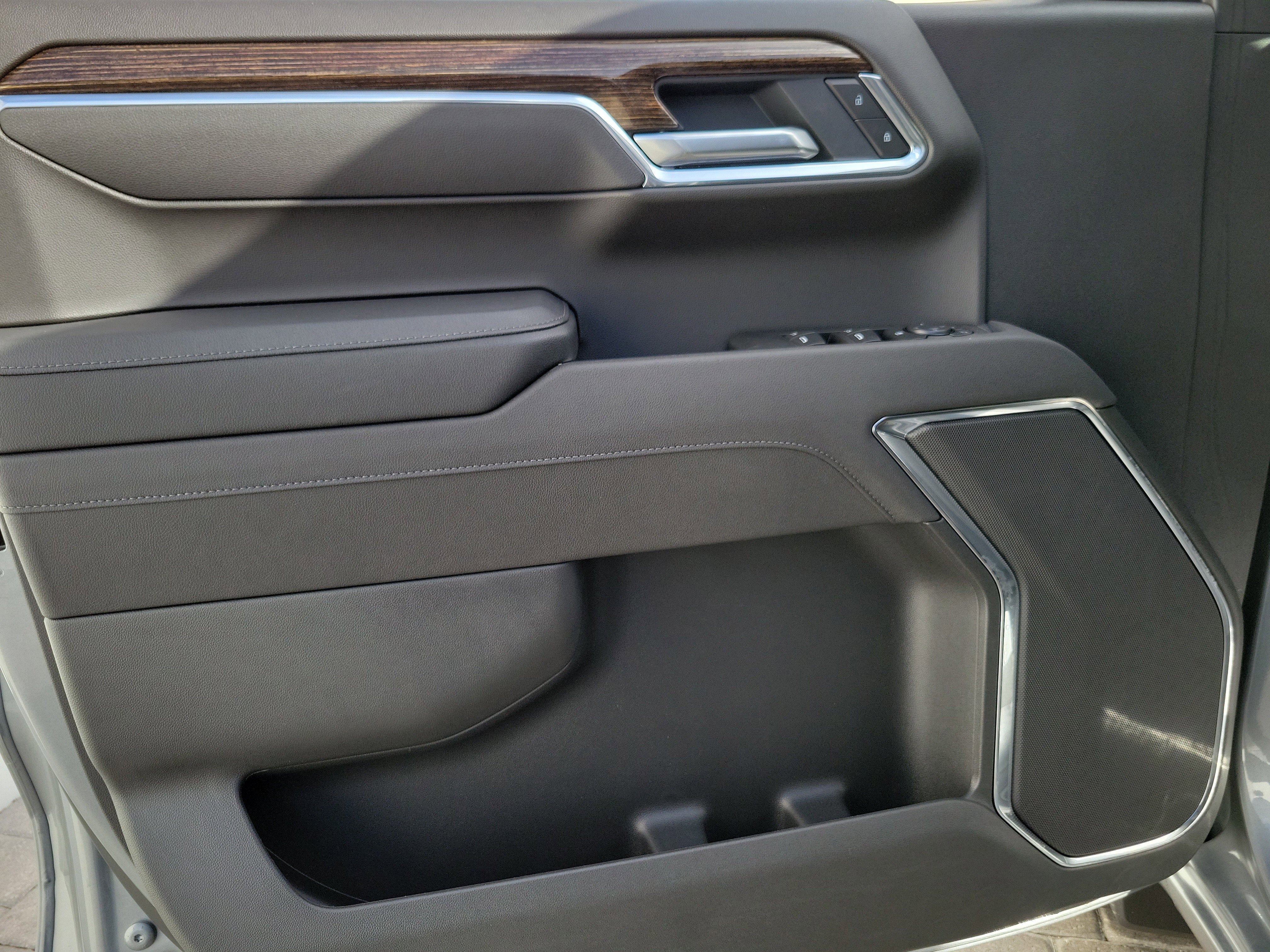 New 2026 GMC Sierra 1500 Elevation image 17