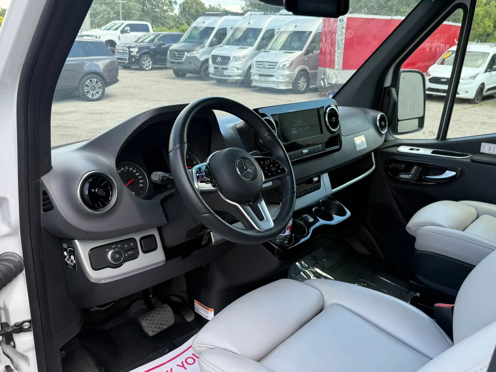 Used 2022 Mercedes-Benz Sprinter 3500 w/ Parking Package image 20