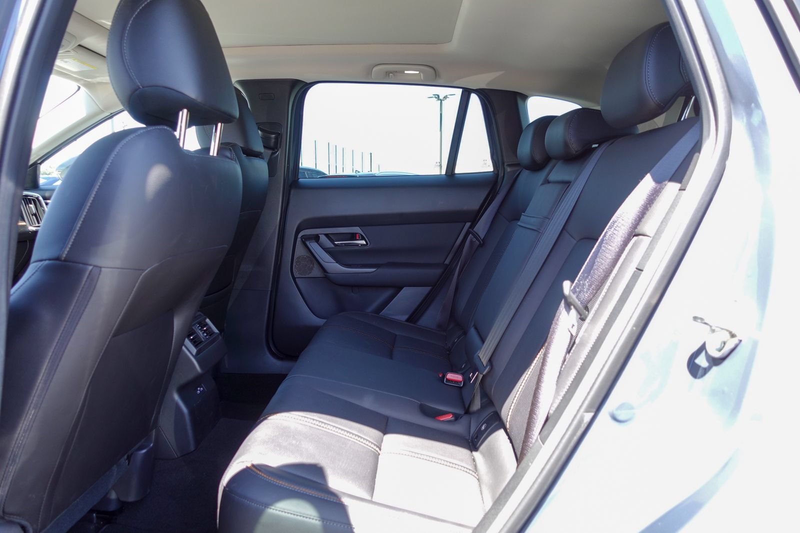 Used 2025 MAZDA CX-50 AWD 2.5 S w/ Premium Plus Pkg image 14