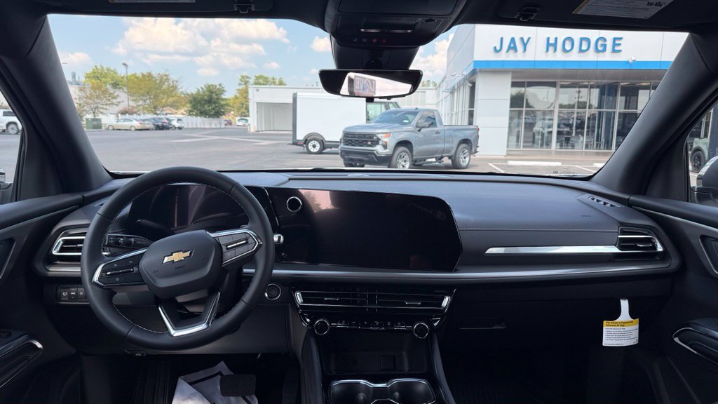 New 2027 Chevrolet Traverse LT w/ Driver Confidence Package FWD image 47