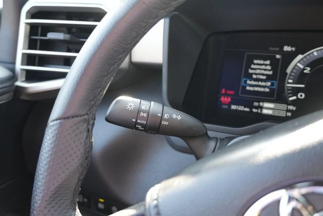 Used 2025 Toyota Tundra Limited AWD/4WD image 25