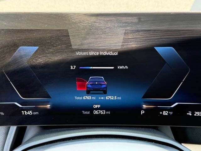 Used 2026 BMW iX xDrive45 w/ Premium Package image 25