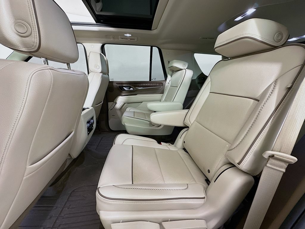Used 2023 GMC Yukon Denali RWD image 4