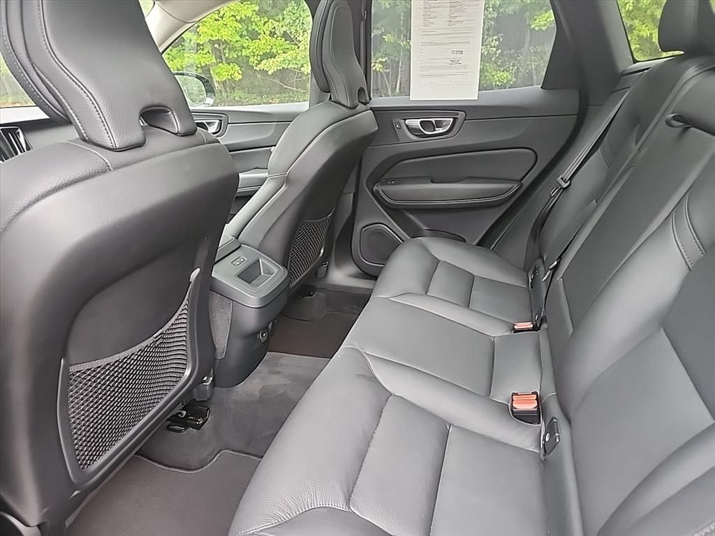 Certified 2025 Volvo XC60 B5 Plus w/ Climate Package AWD/4WD image 26
