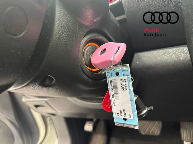 Used 2013 Nissan Rogue S image 27