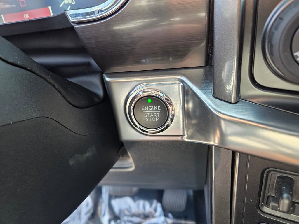 Used 2023 Ford F150 Lariat w/ Equipment Group 502A High image 29