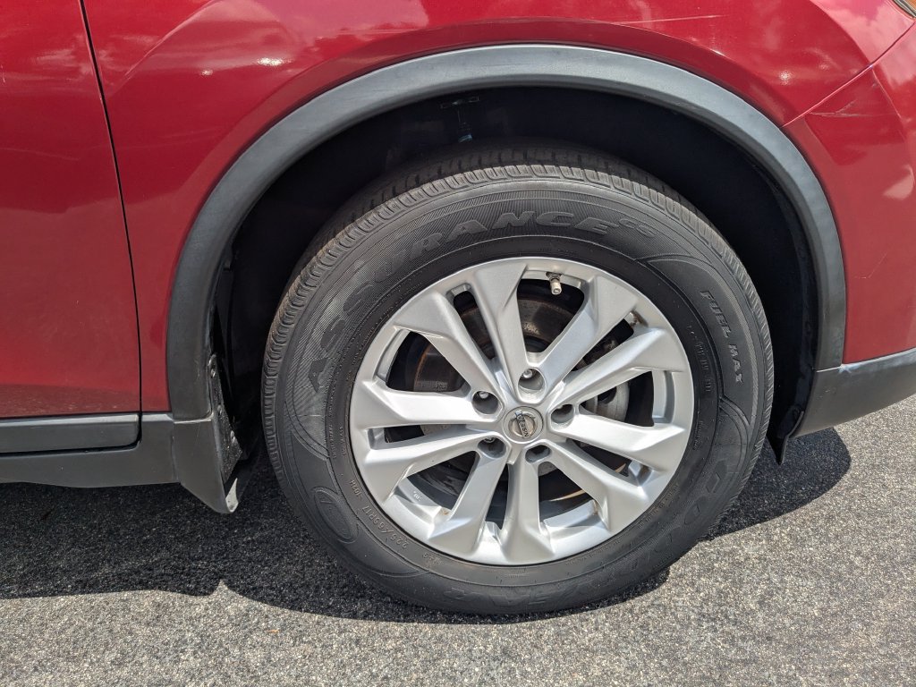 Used 2015 Nissan Rogue SV FWD image 22