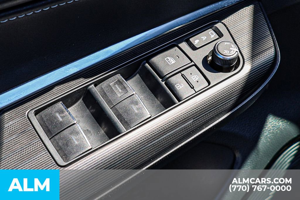 Used 2022 Toyota Venza Limited AWD/4WD image 49