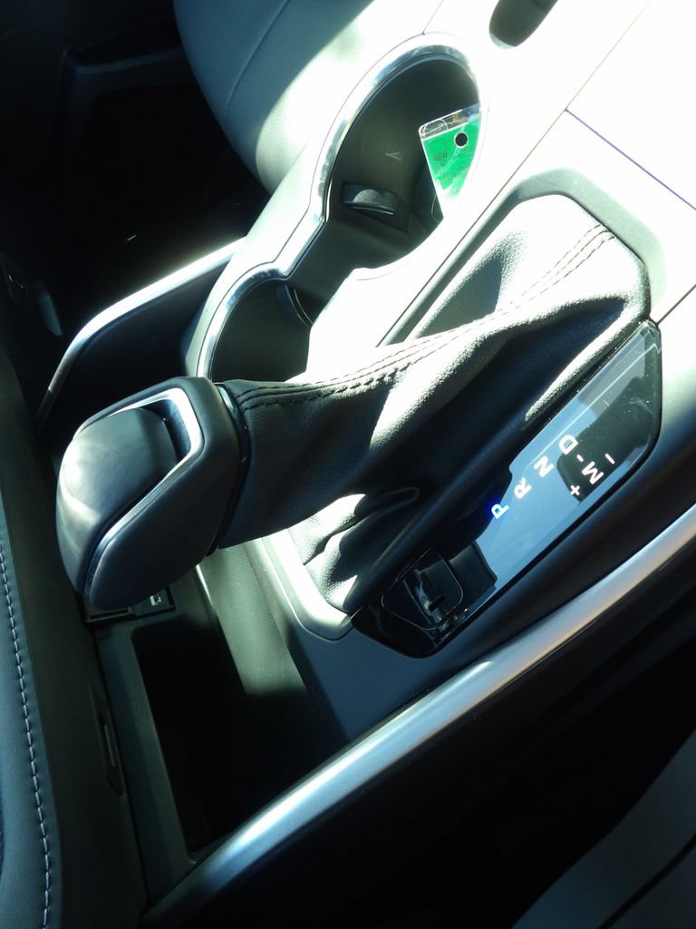 Used 2021 Toyota Highlander XLE FWD image 22