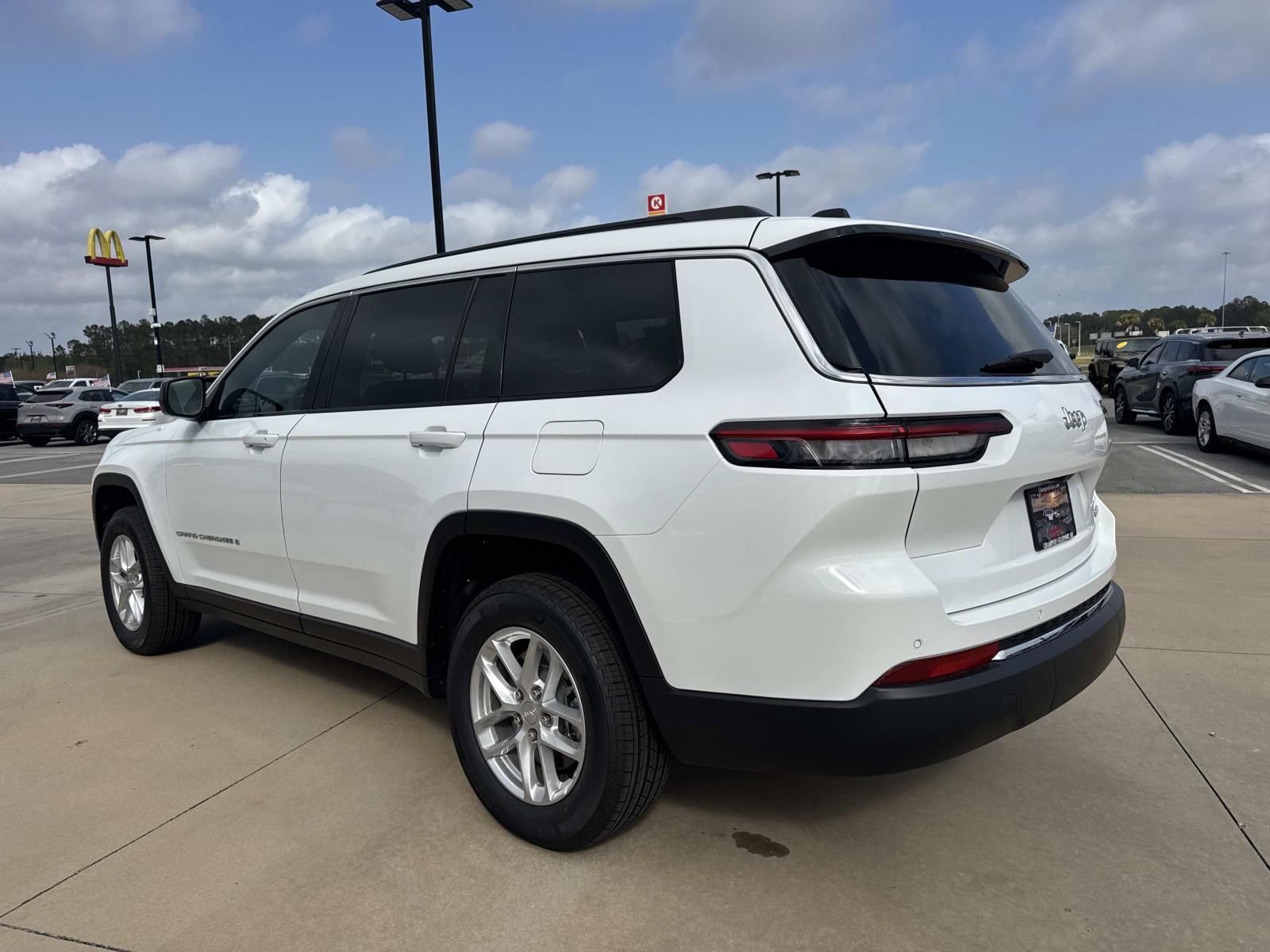 New 2026 Jeep Grand Cherokee L Laredo image 5