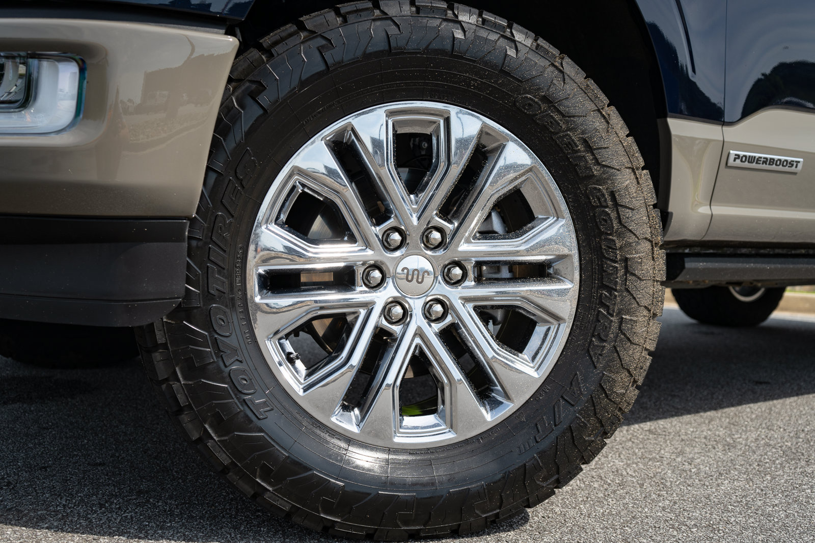 Used 2025 Ford F150 King Ranch w/ FX4 Off-Road Package AWD/4WD image 7