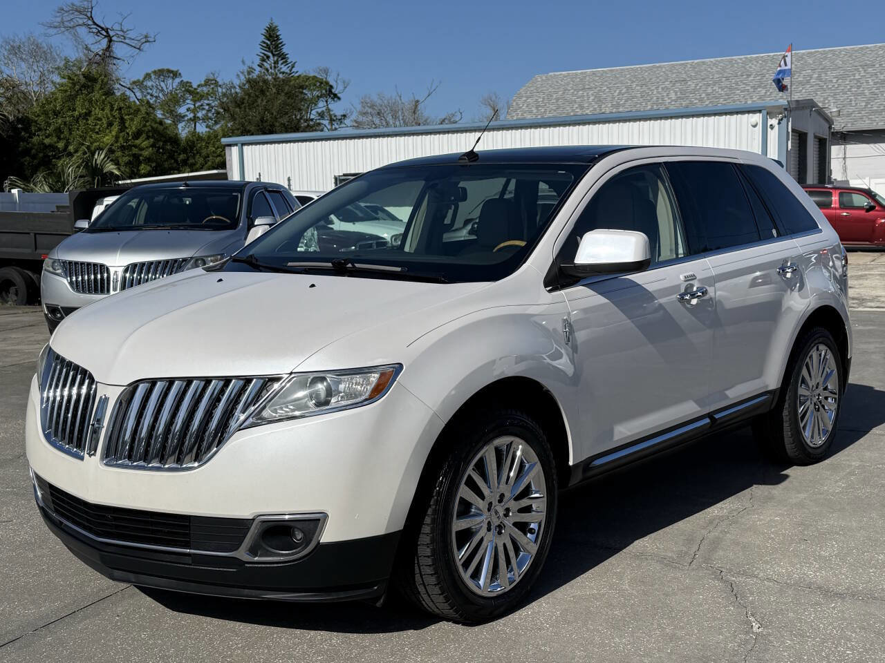 Used 2011 Lincoln MKX 2WD w/ 102A Rapid Spec Order Code image 4