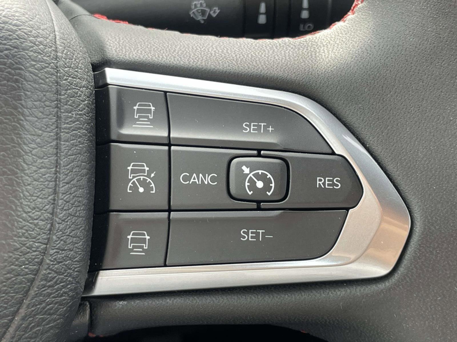 Used 2023 Jeep Compass Trailhawk image 21