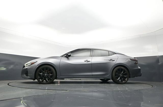 Used 2022 Nissan Maxima SR w/ Sport Mat Group FWD image 25