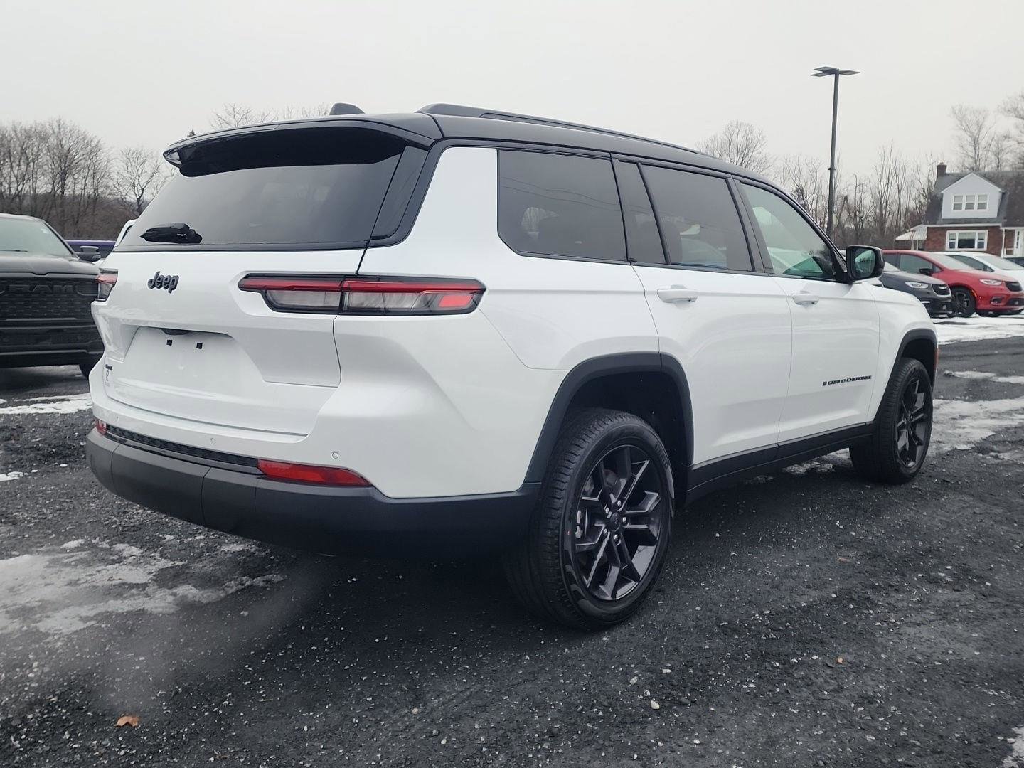 New 2025 Jeep Grand Cherokee L Limited image 5