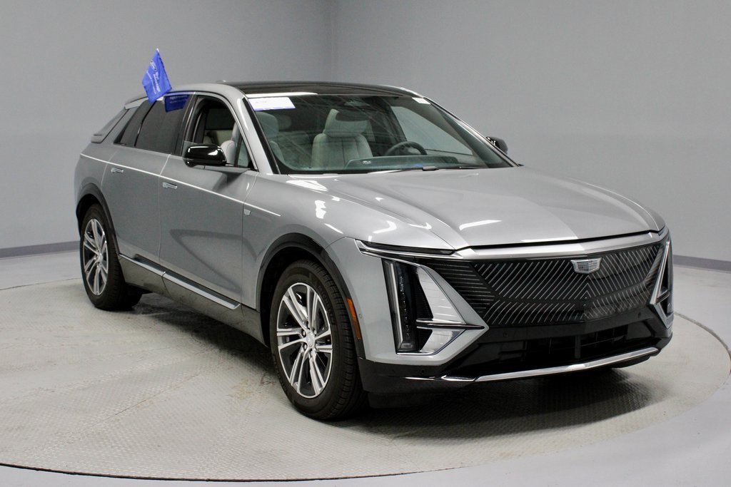 Used 2024 Cadillac Lyriq Luxury image 1