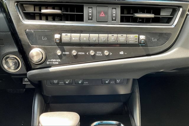 Used 2024 Lexus ES 350 w/ Premium Package FWD image 17