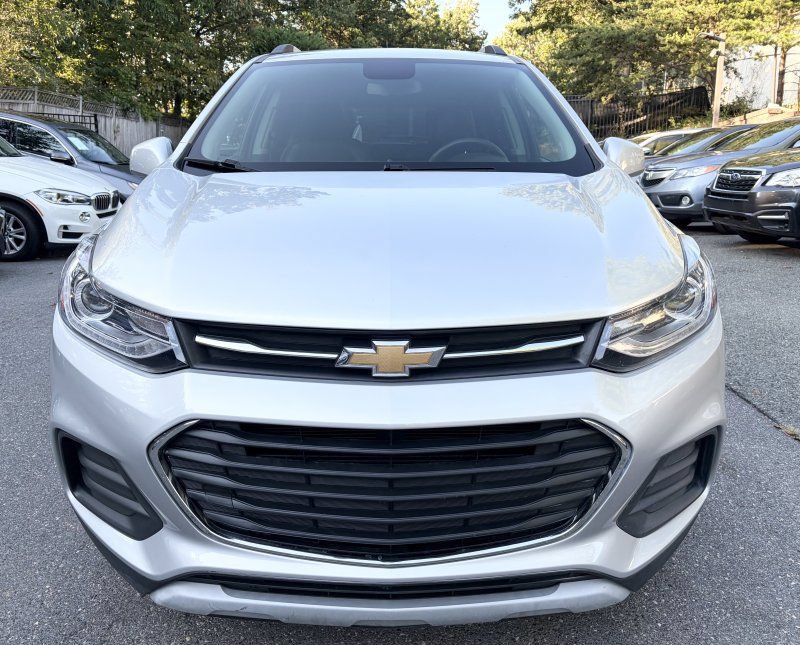 Used 2017 Chevrolet Trax LT w/ LT Convenience Package AWD/4WD image 2