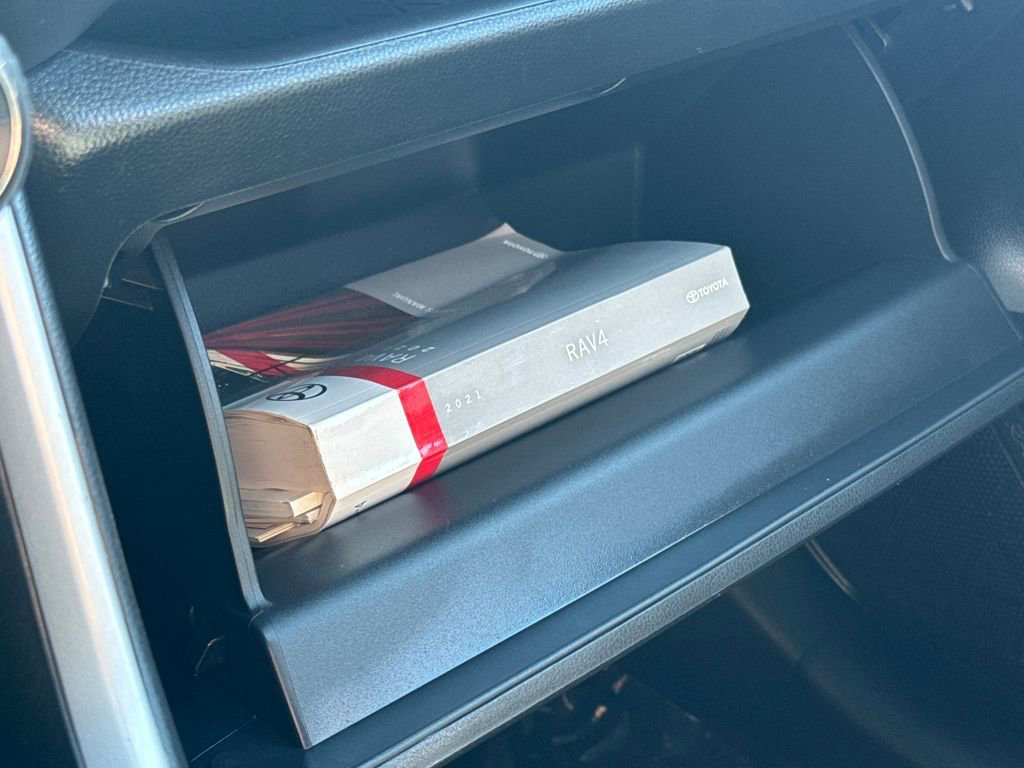 Used 2021 Toyota RAV4 XLE w/ Convenience Package image 30