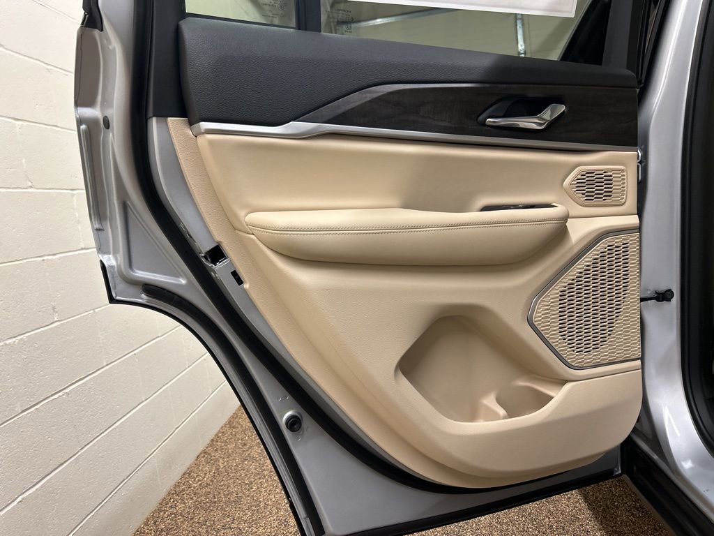 New 2026 Jeep Grand Cherokee Limited image 14