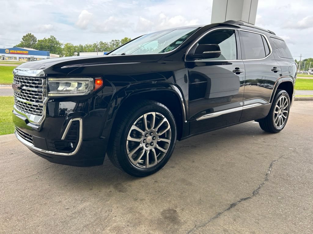 Certified 2023 GMC Acadia Denali w/ Denali Technology Package FWD image 4