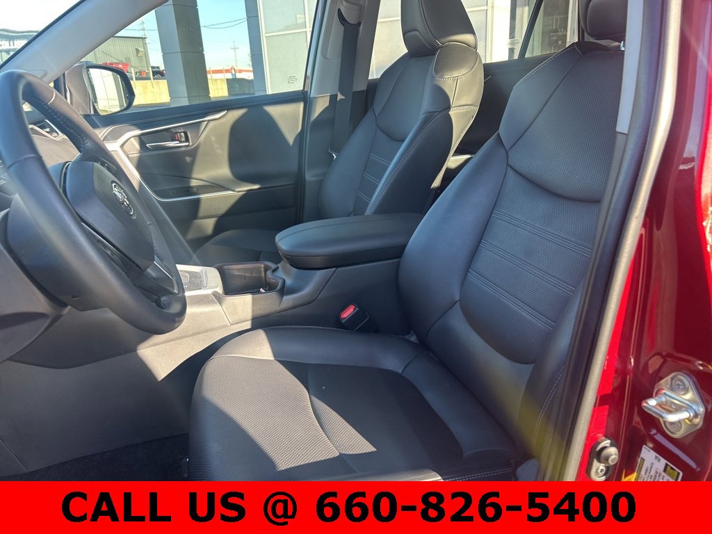 Used 2022 Toyota RAV4 Limited image 16