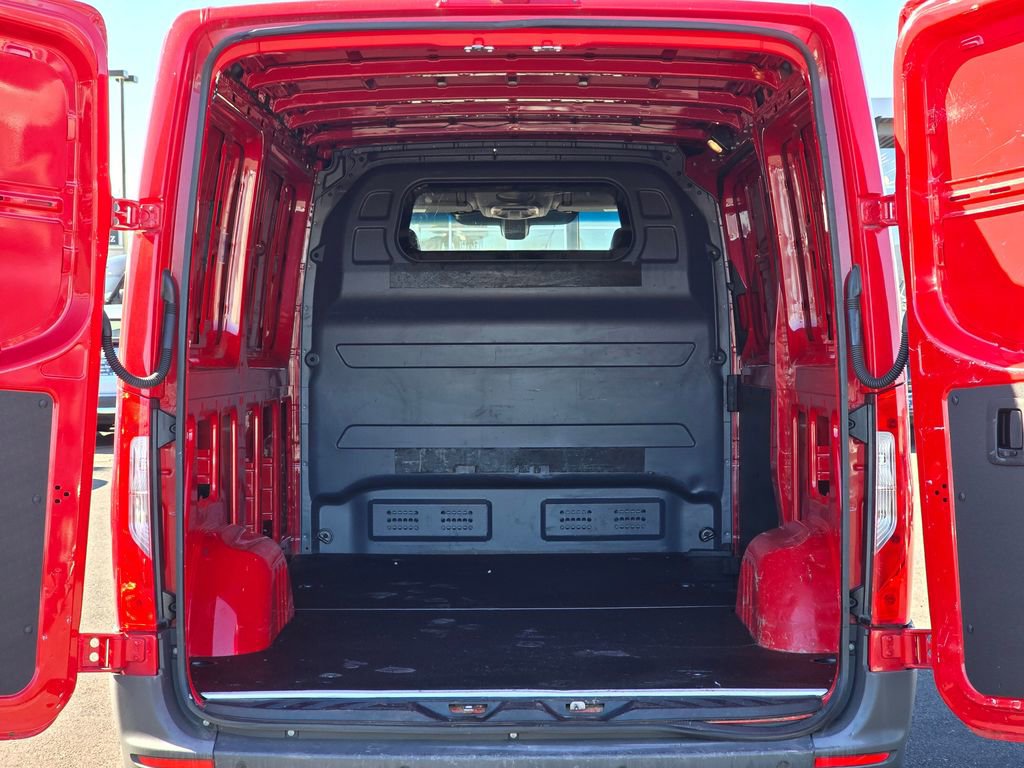 Used 2022 Mercedes-Benz Sprinter 2500 image 16